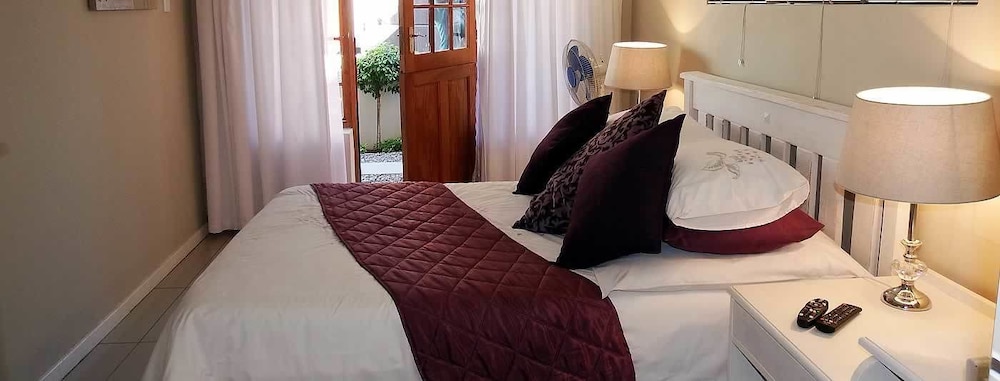 Deluxe Room, 1 Bedroom (Queen Room) photo 1