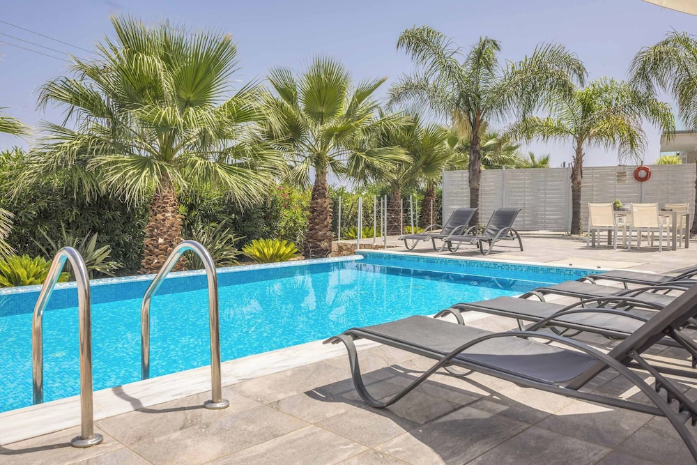 Villa (3 Bedrooms) photo 2