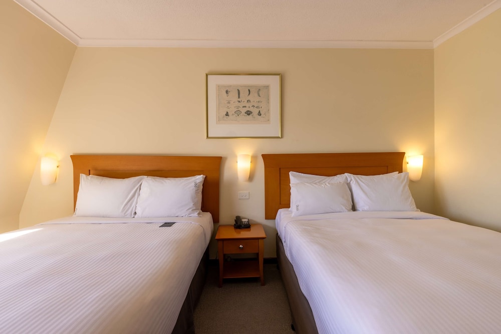 Two Double Beds with Harbour Views - Photo 2