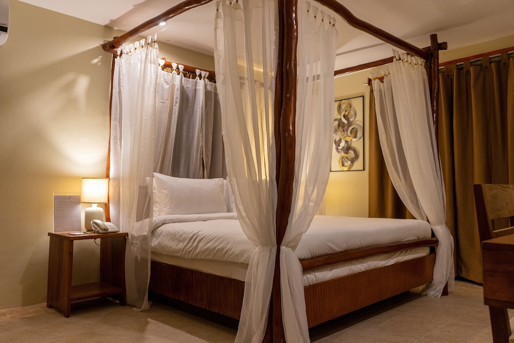 Grand Oasis - Photo 3