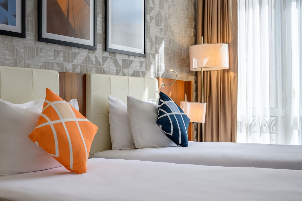 Standard Room, 2 Twin Beds, City View