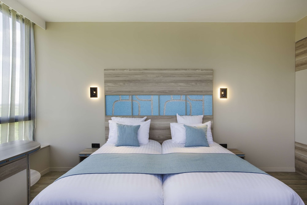 Superior Room, 1 Queen Bed, Accessible, Non Smoking (Twin bed on request) photo 1