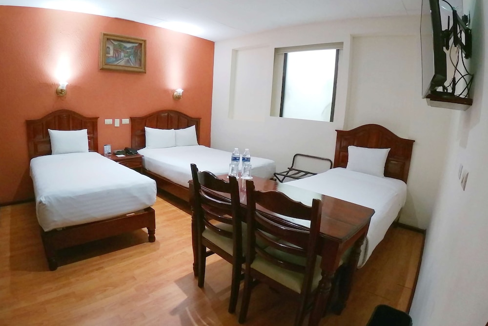 Standard Room, Multiple Beds, Non Smoking