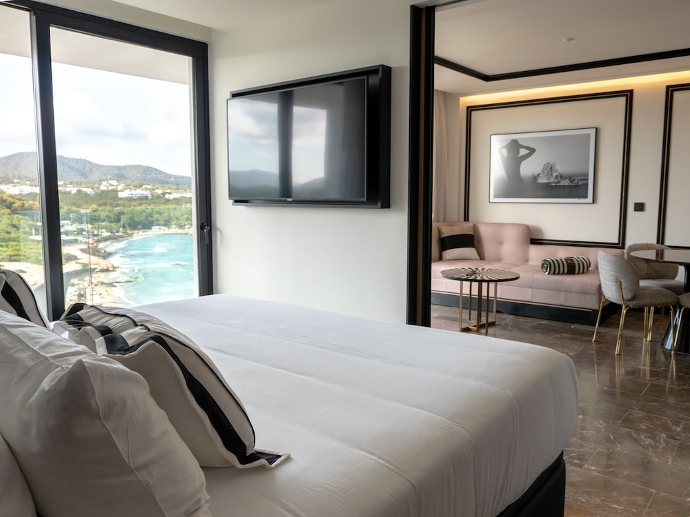 Suite - Photo 9