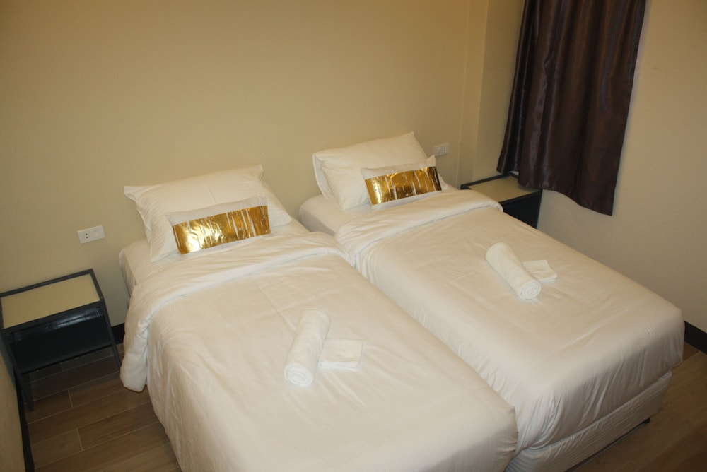 Standard Twin Room - Photo 6