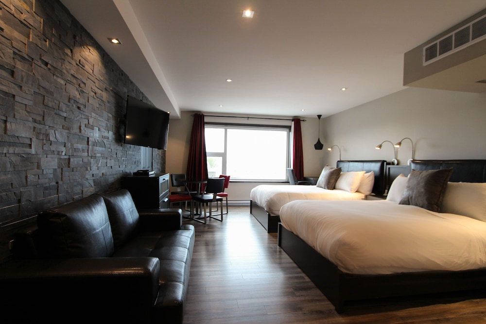Luxury Quadruple Room, 2 Queen Beds, Kitchen, River View photo 1