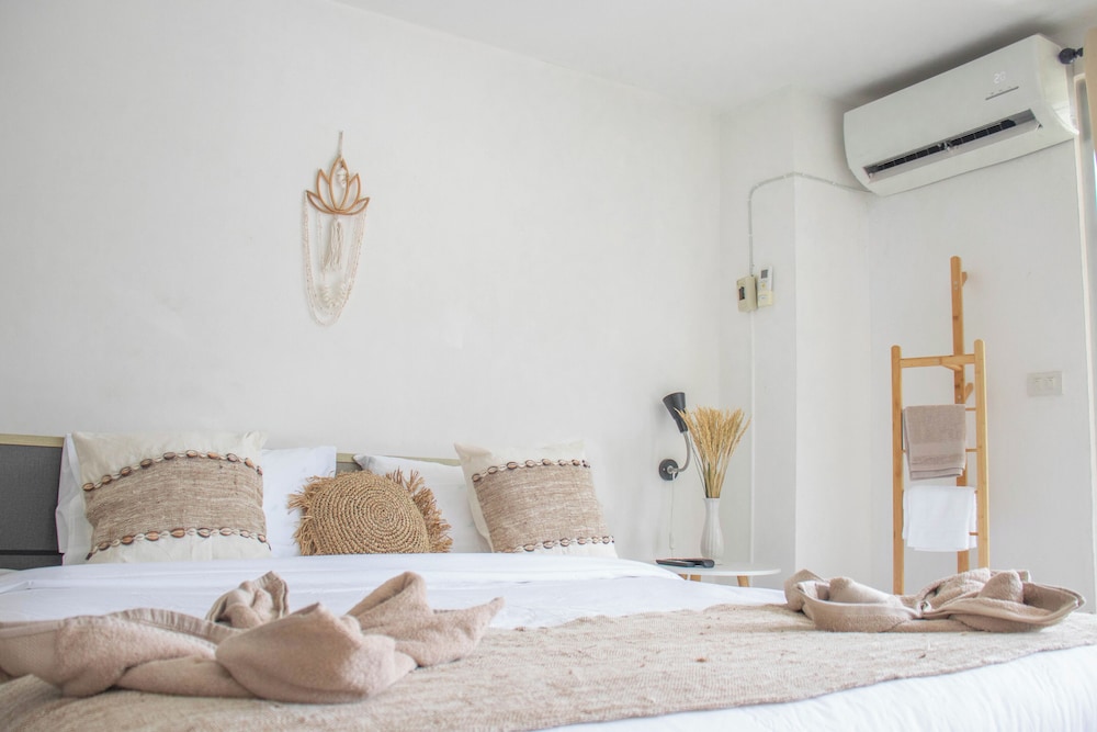 Standard Double Room, Balcony - Photo 3
