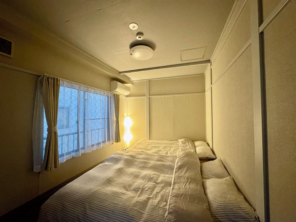 Basic Twin Room, City View photo 1