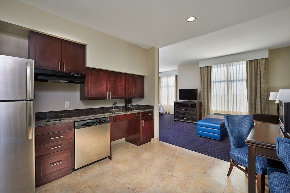 Suite, 1 King Bed with Sofa bed, Accessible (Roll-in Shower) photo 2
