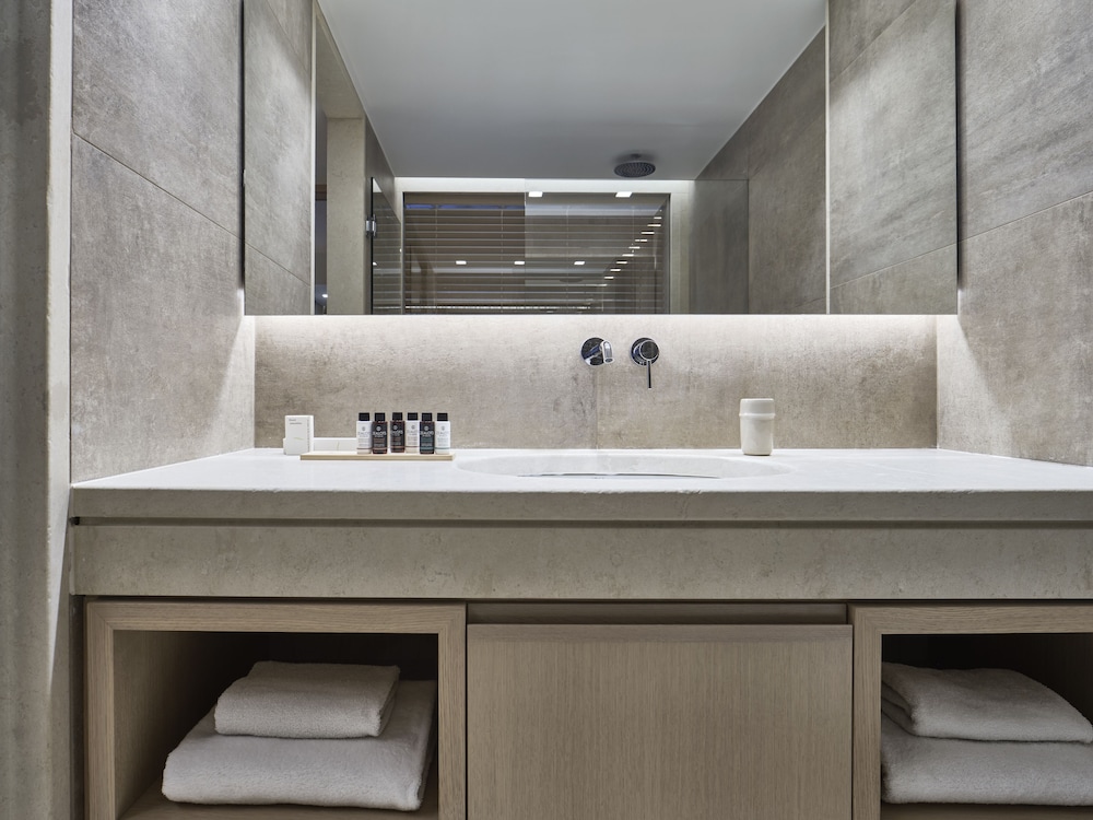 Deluxe Double Room, Terrace thumbnail 6