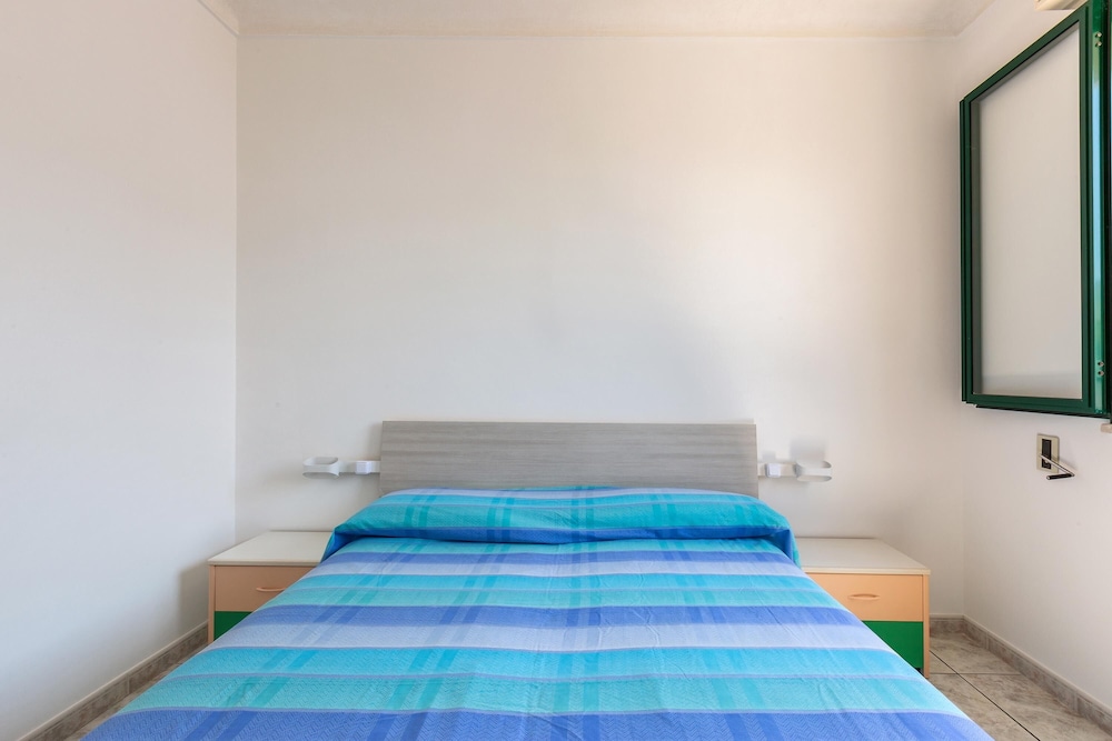 Basic Apartment photo 2