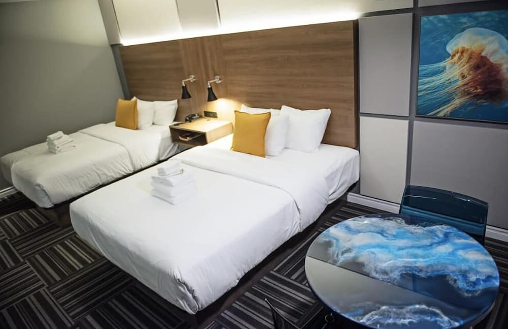 Standard Room, 2 Double Beds photo 2