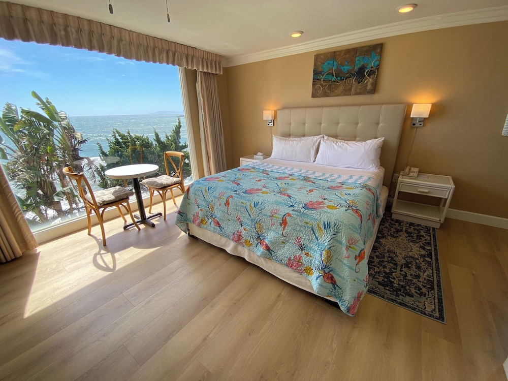 OCEAN VIEW TWO ROOM JACUZZI SUITE #12 photo 3