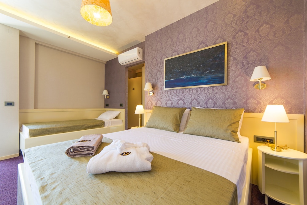 Triple Room, Balcony, Courtyard View photo 3