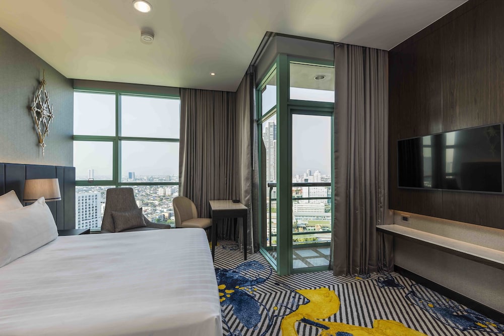 Two Bedroom Club Suite City View