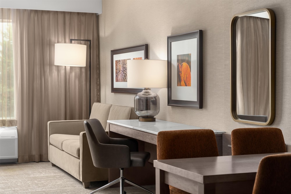 Suite, 2 Queen Beds - Photo 2