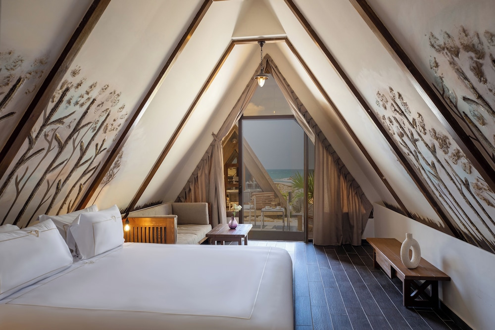 Deluxe Room, Sea View (Nariman)