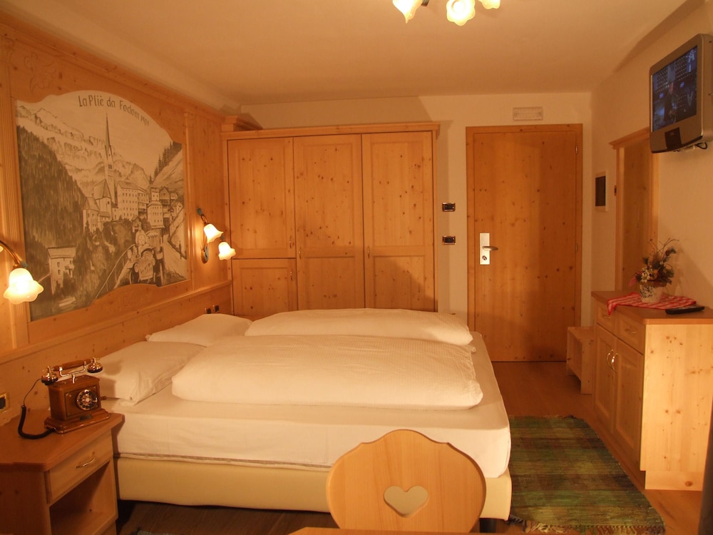 Triple Room (1900) photo 2