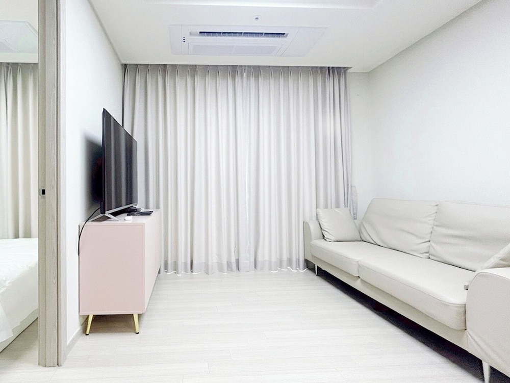 Deluxe Door Room photo 3
