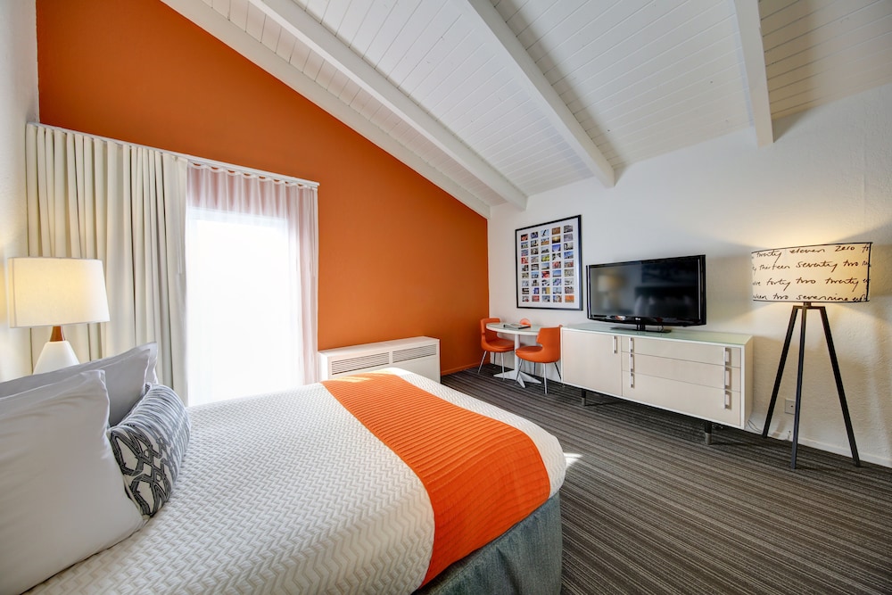 Deluxe Room, 1 Queen Bed