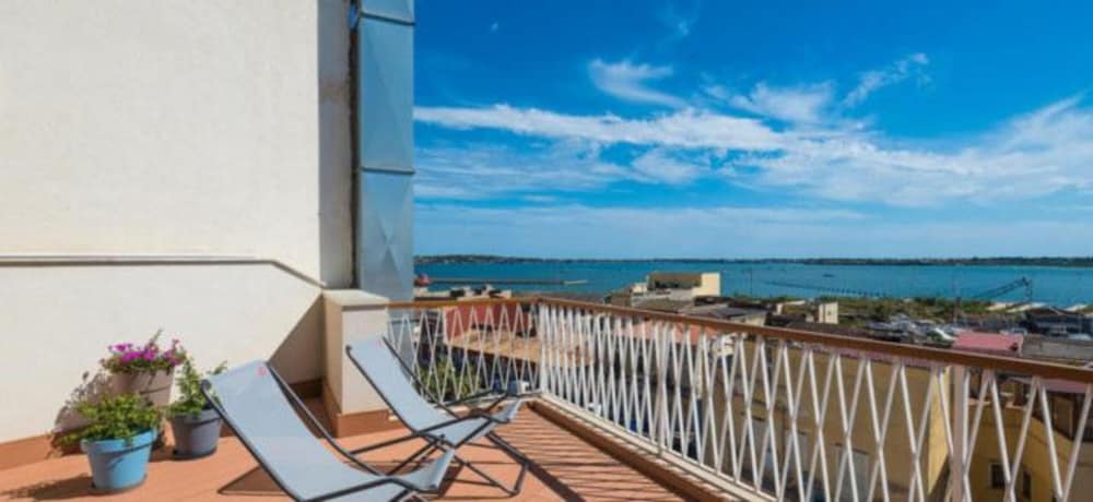 Deluxe Apartment, 1 Double Bed, Sea View photo 1