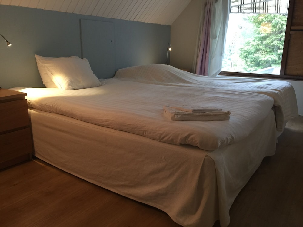 Basic Double or Twin Room, Shared Bathroom