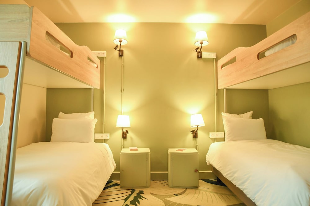 Room, Multiple Beds (Tribe) photo 3