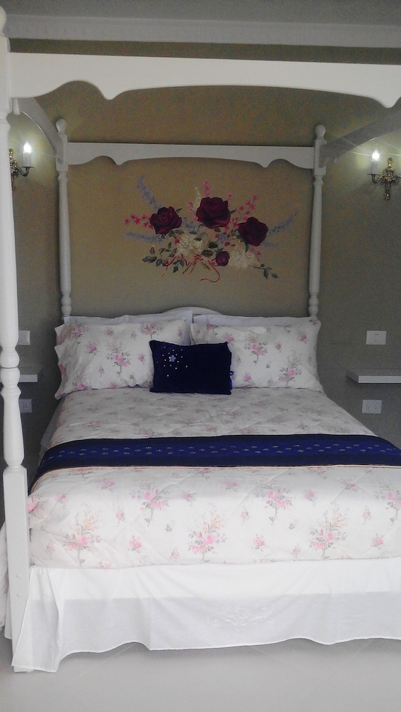 Rosewood Number 2 photo 2