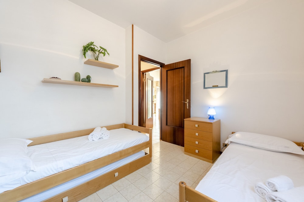 Standard Apartment, Multiple Bedrooms (Peaceful Apartment In Deiva Marina) photo 1