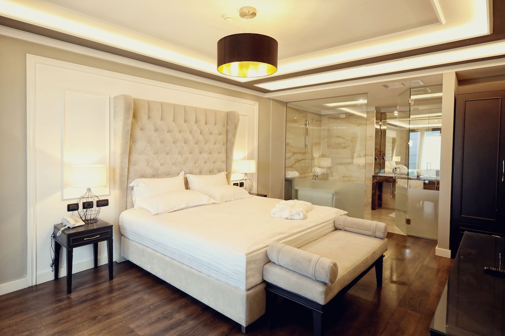 Executive Suite, Sea View