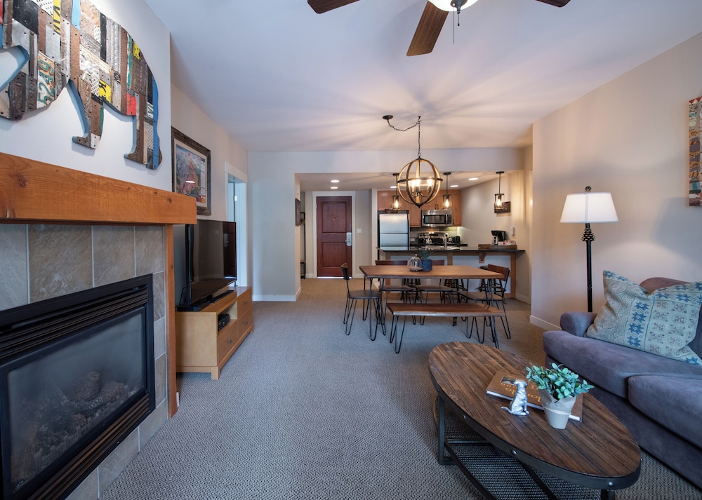Condo, 2 Bedrooms