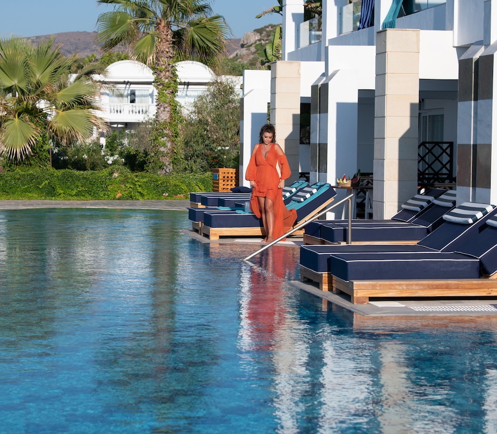 Suite with Sea View and Sharing Pool - Photo 5