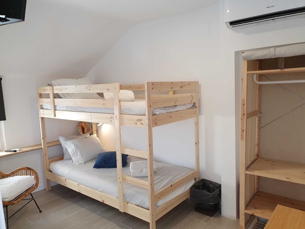 Traditional Twin Room, 1 Bedroom, Pool Access, Beachside photo 2