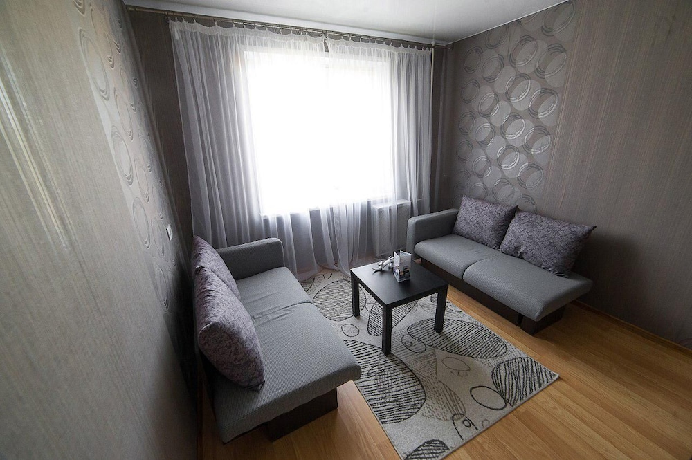 Apartment On Molodezhnaya photo 2