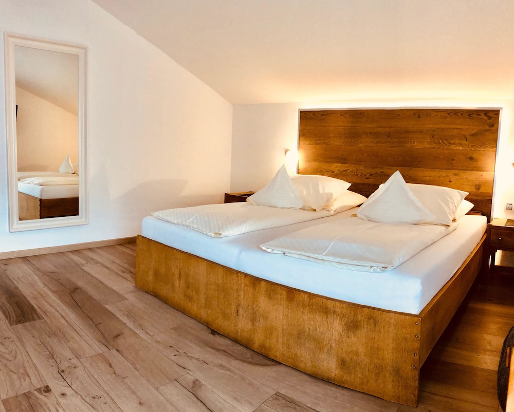 Triple Room, Balcony photo 1