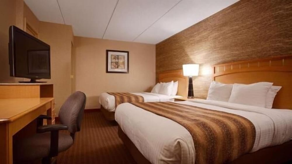 Basic Double or Twin Room, 2 Queen Beds, Non Smoking photo 2