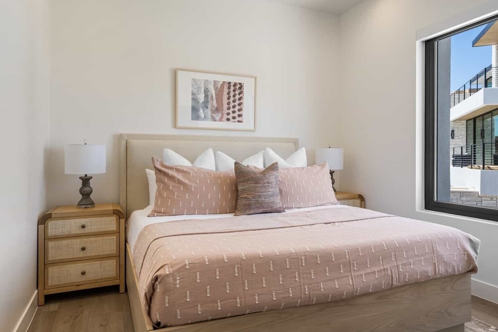 House, Multiple Bedrooms