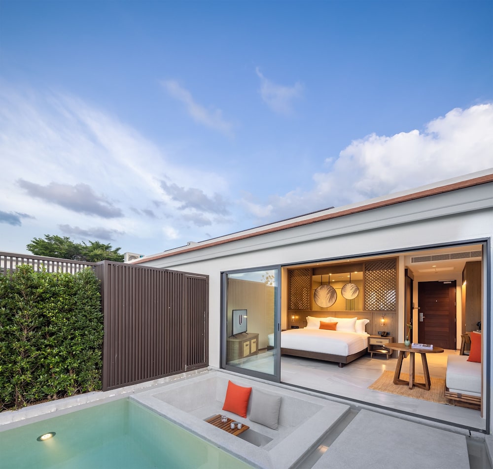 Beachfront Pool Villa - Photo 12