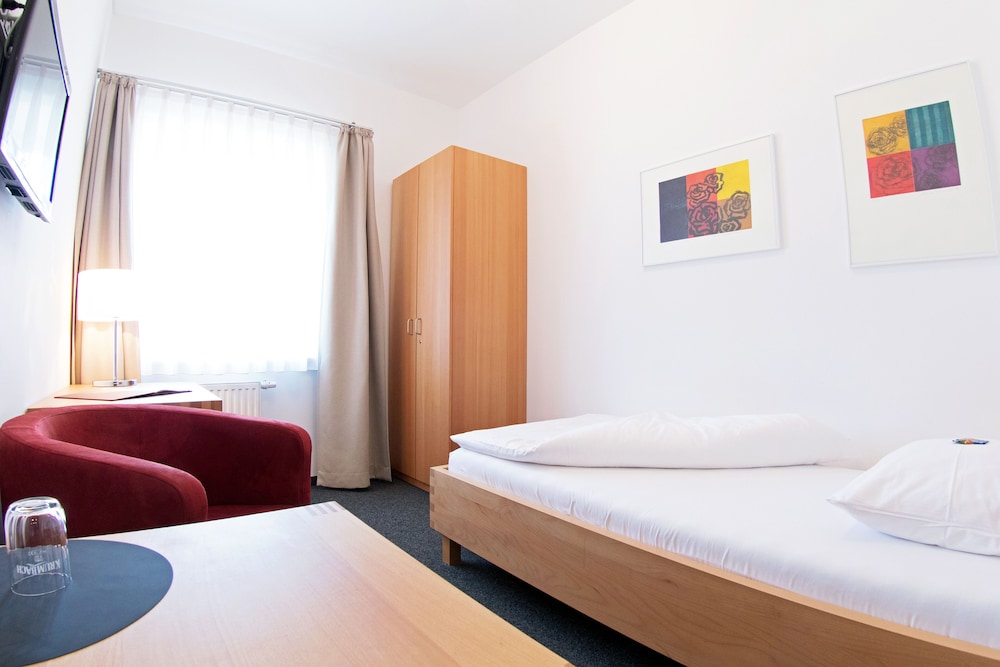 Standard Single Room photo 3