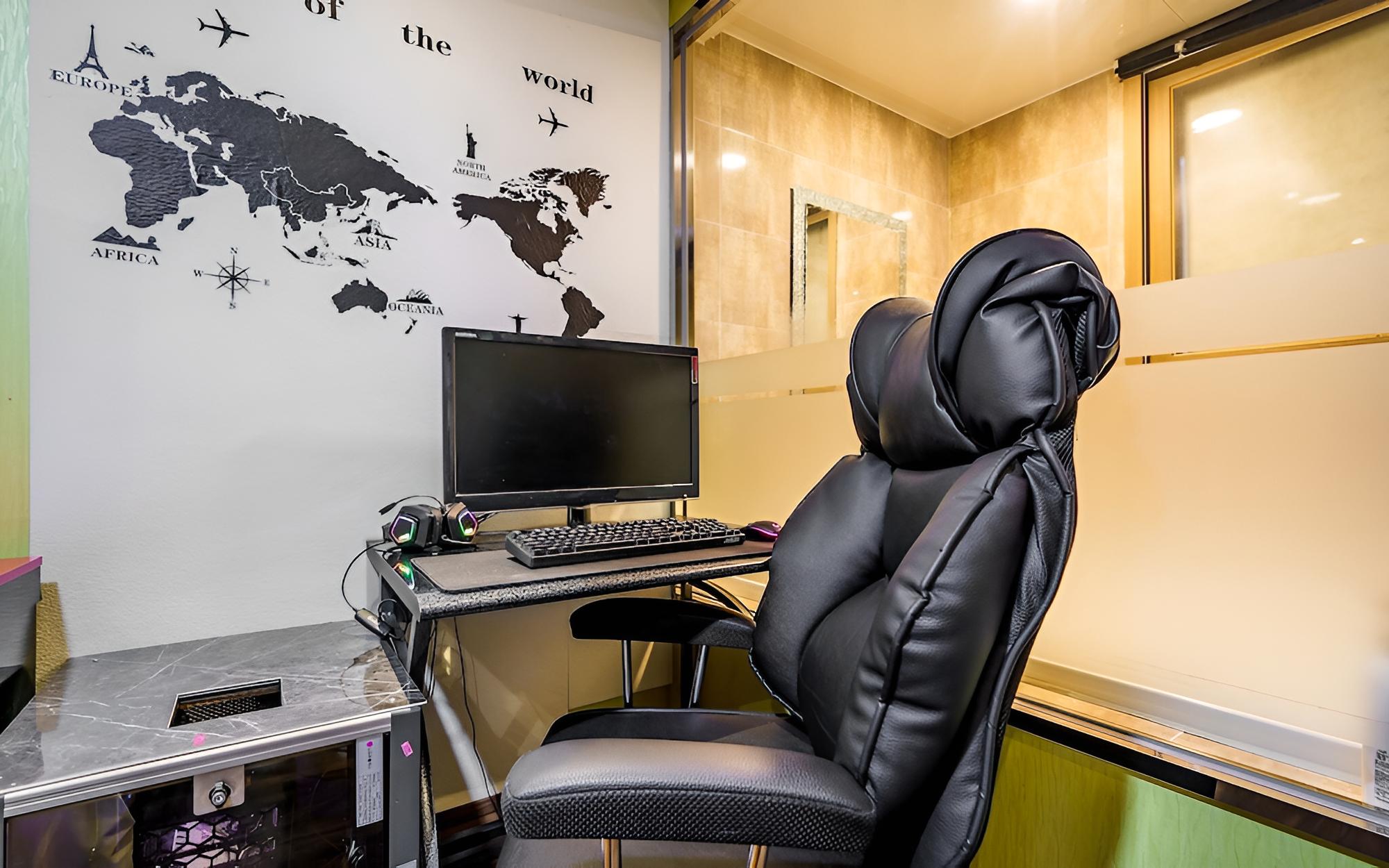 Room (Couple Spa & PC Gaming Room (PC for P) photo 3