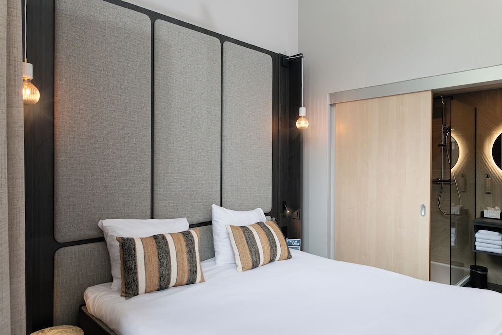 Deluxe Room - Photo 1