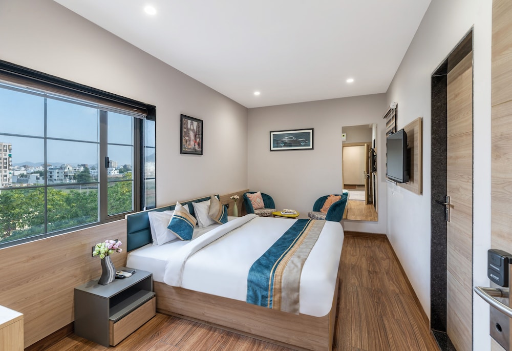Executive Room - Photo 3