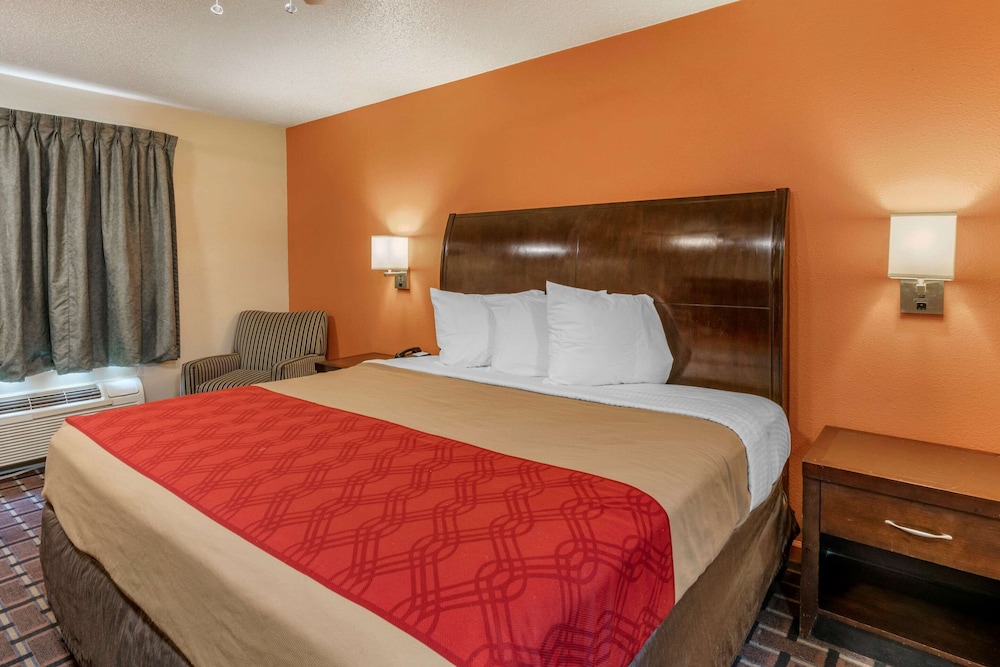Standard Room, 1 King Bed, Smoking photo 1