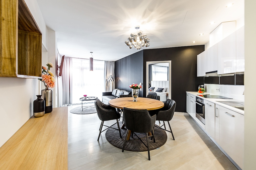 Family Apartment (II)