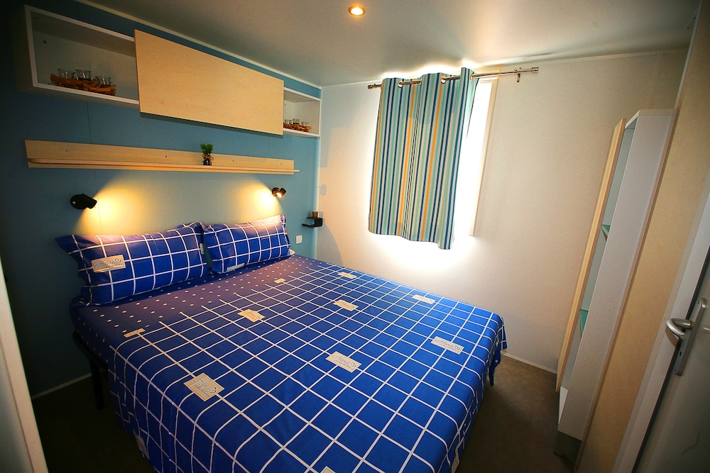 Deluxe Mobile Home, 2 Bedrooms, Sea View photo 1