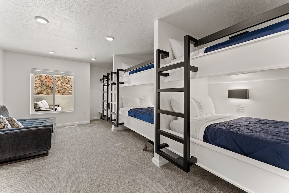 Townhome, 4 Bedrooms