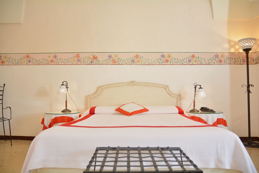 Deluxe Room - Photo 2