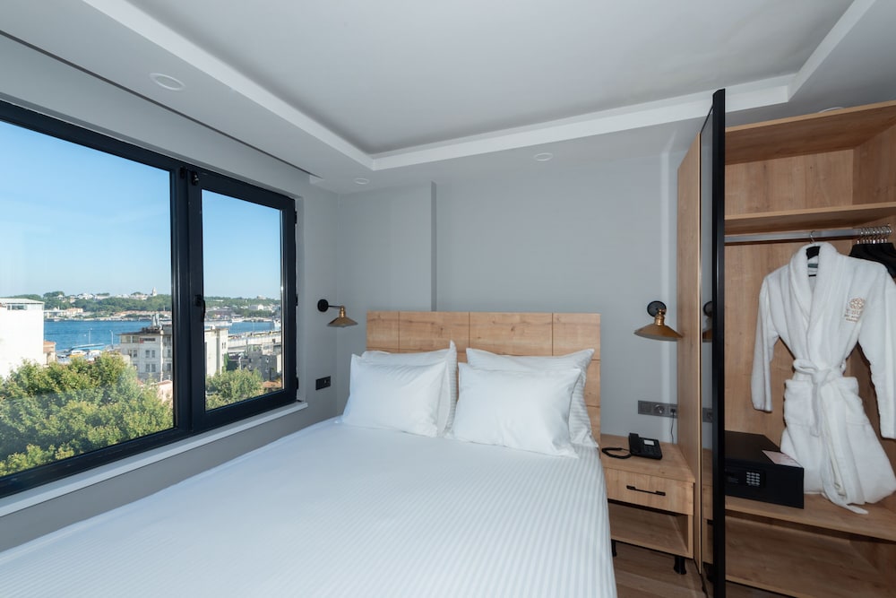 Suite with Sea View photo 1