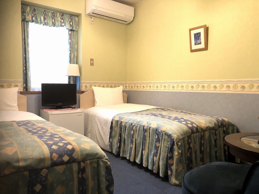 Standard Compact Twin Room 202
