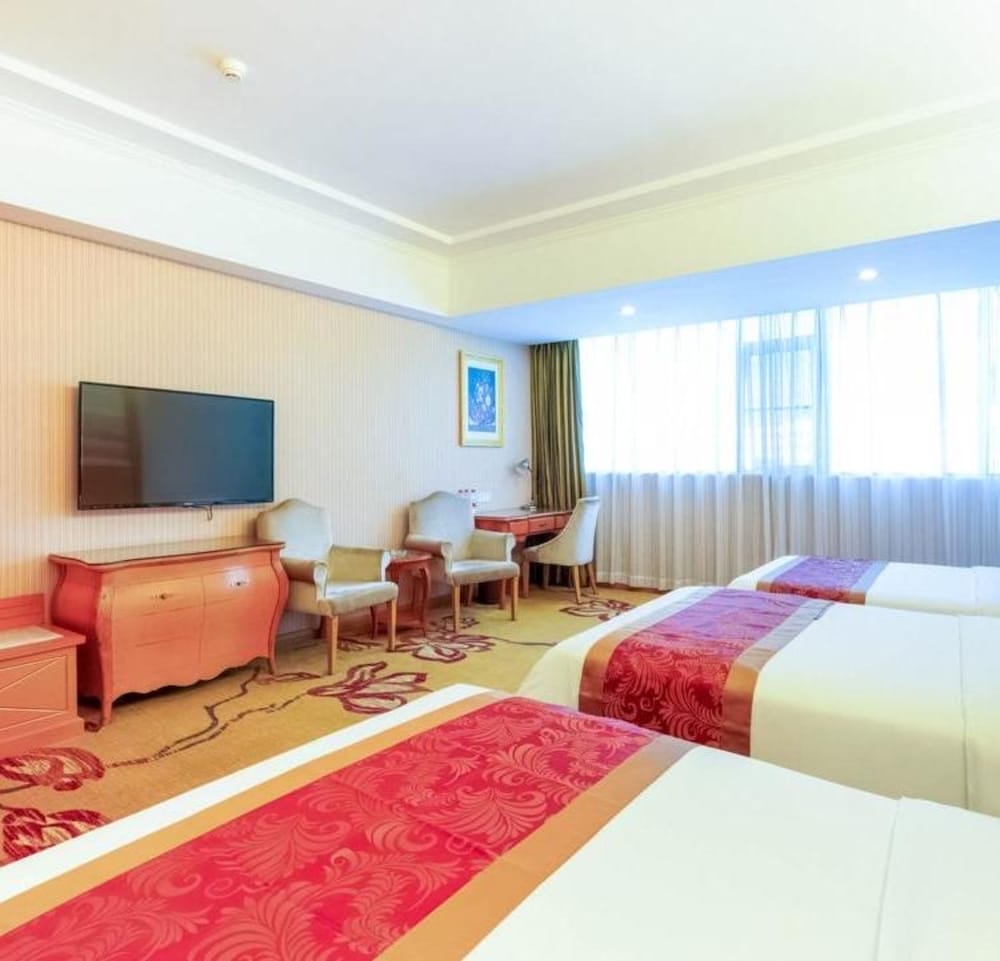 Deluxe Triple Room photo 3